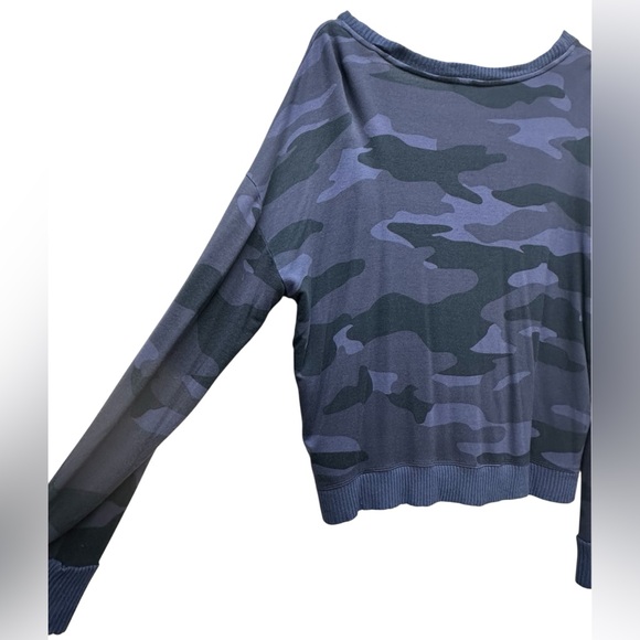 Splendid Women’s Camo Knit Pullover Top Size XL Blue Black Sweatshirt Soft - Picture 4 of 6